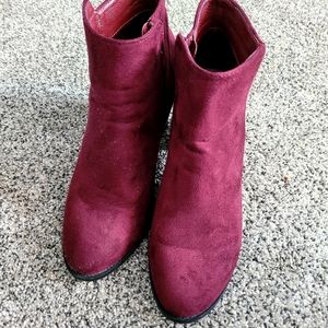 Charlotte Russe Burgundy Booties sz 8